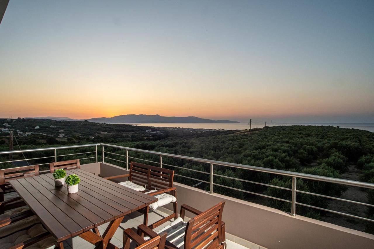 Villa Elisabeth View Gerani  Exteriör bild